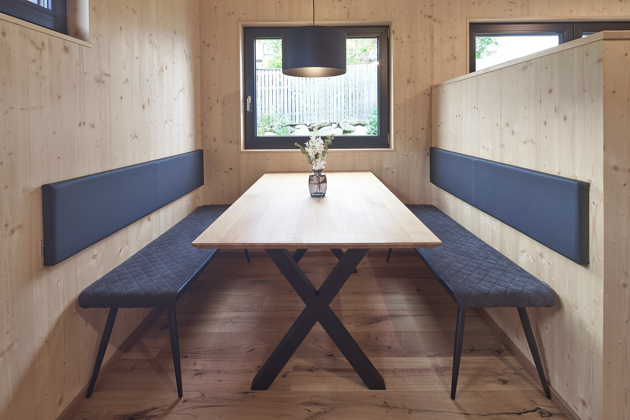 Essbereich der Lodge Oans – Wandersleut